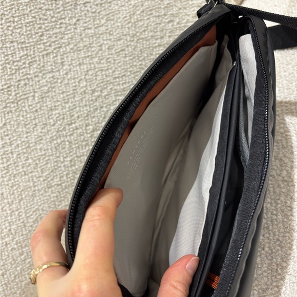 Bellroy Charcoal Belt Bag - Picture 6 of 11